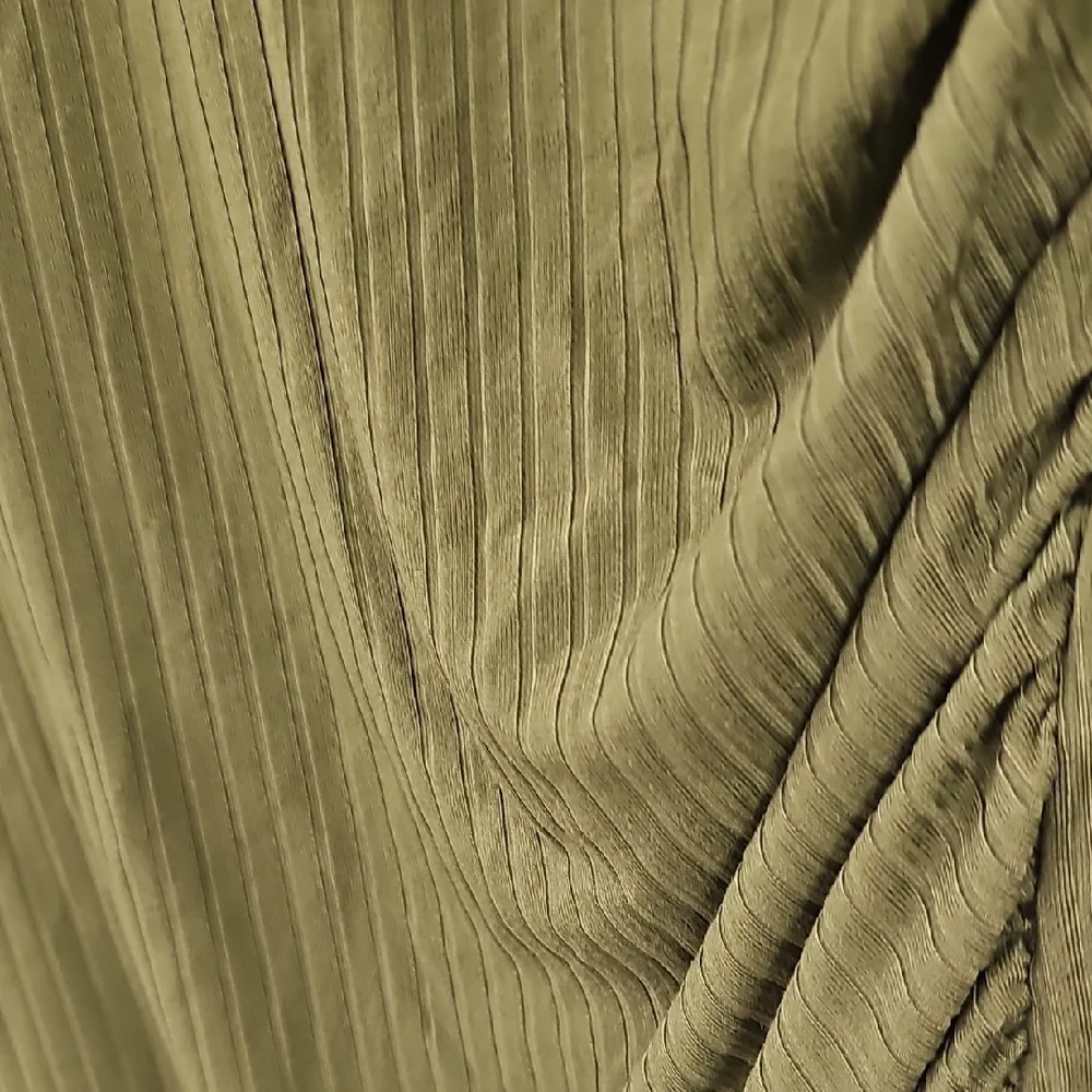 Green Ruched Asymmetrical Bodycon Dress - Picture 3 of 3